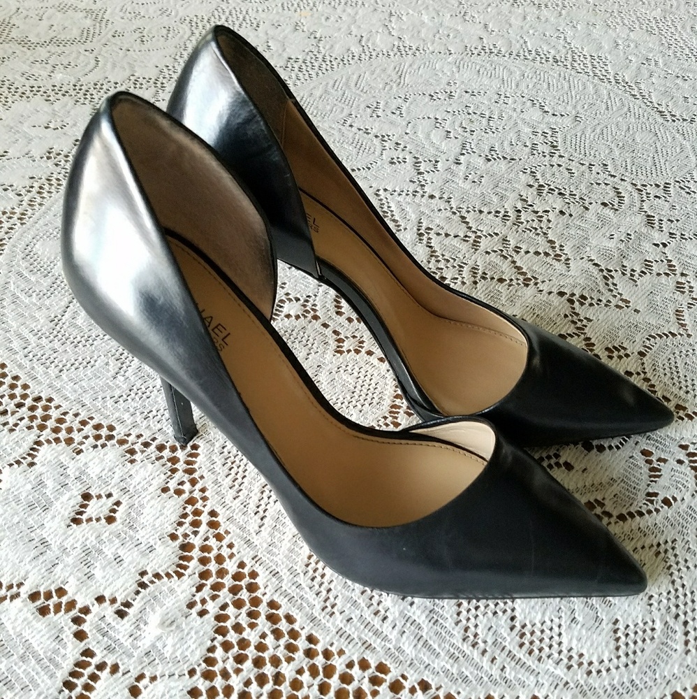 Michael Kors black heels size 6